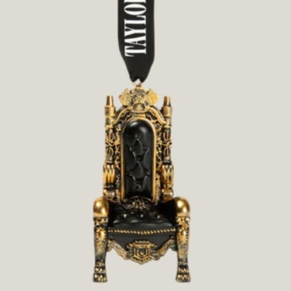 New in Box! Taylor Swift Reputation Throne Ornament - Picture 1 of 3